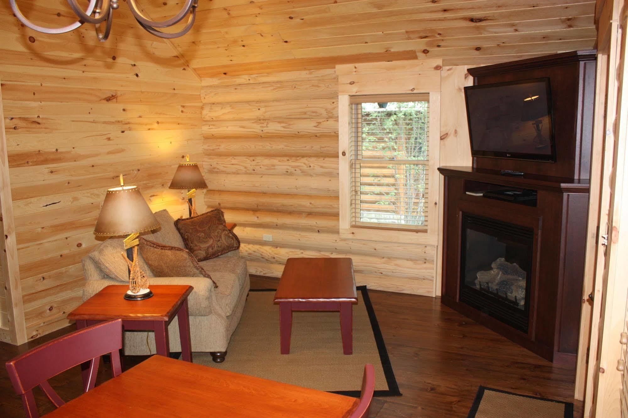 Lake Parlin Lodge & Cabins West Forks 외부 사진