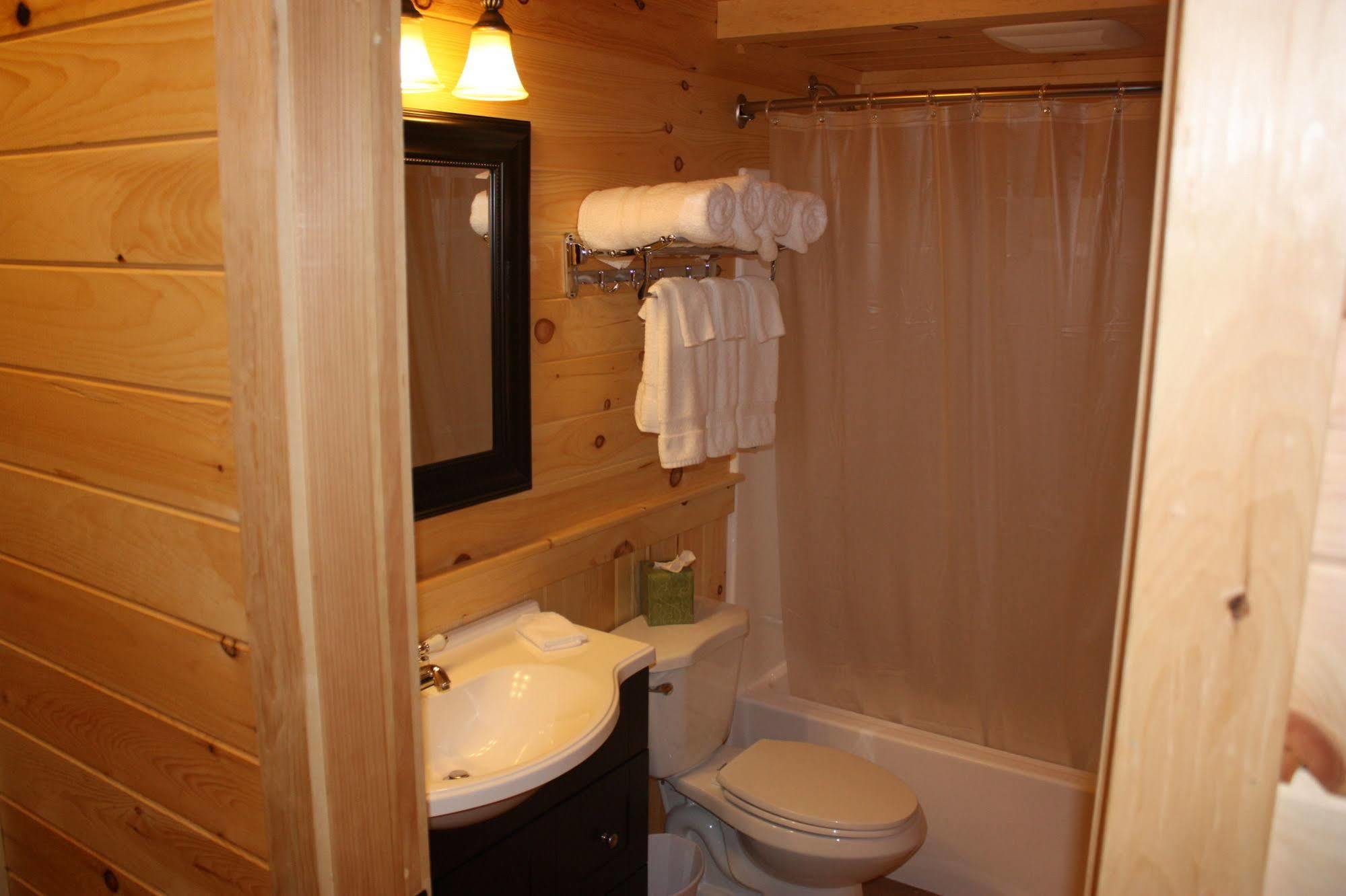 Lake Parlin Lodge & Cabins West Forks 외부 사진