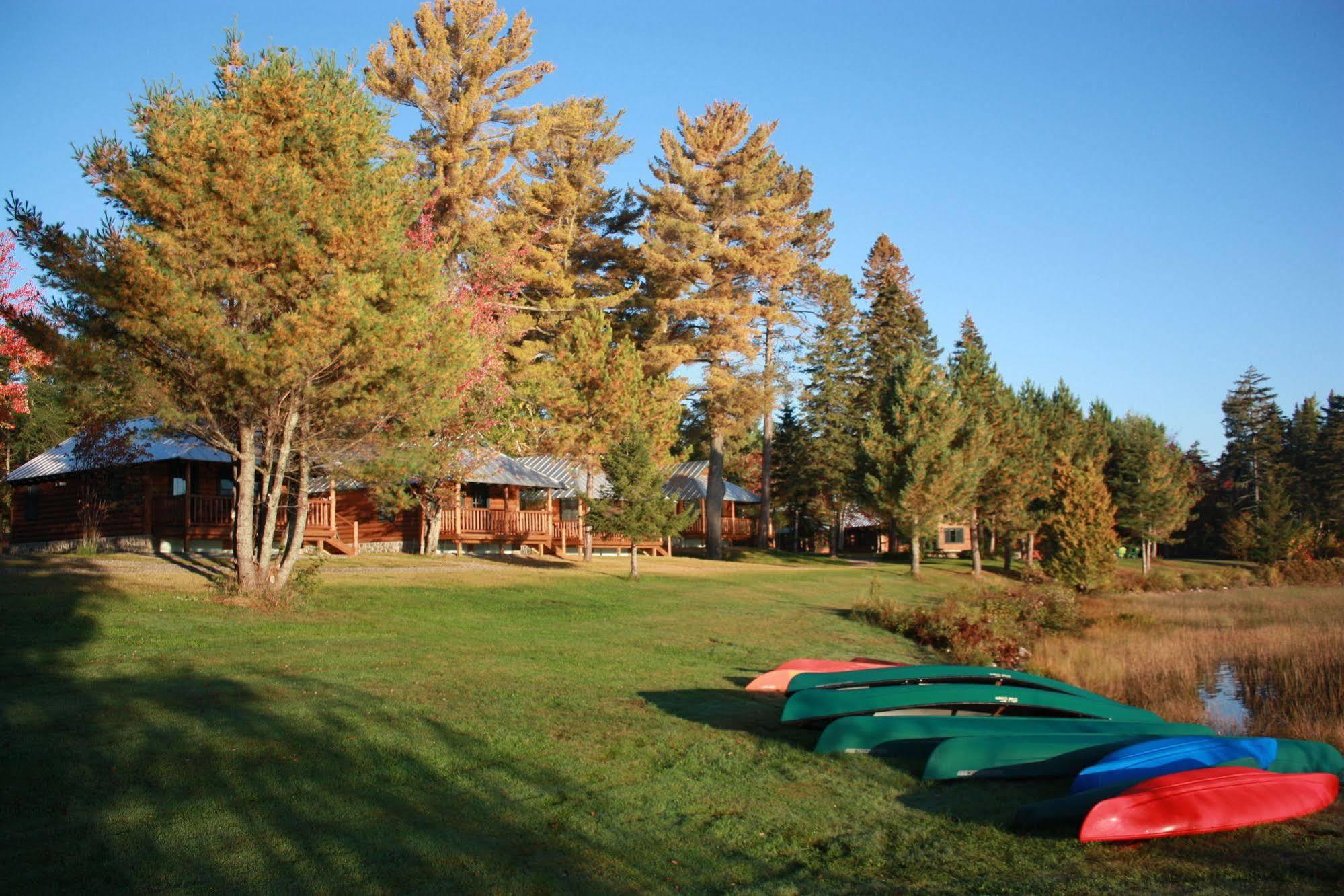 Lake Parlin Lodge & Cabins West Forks 외부 사진