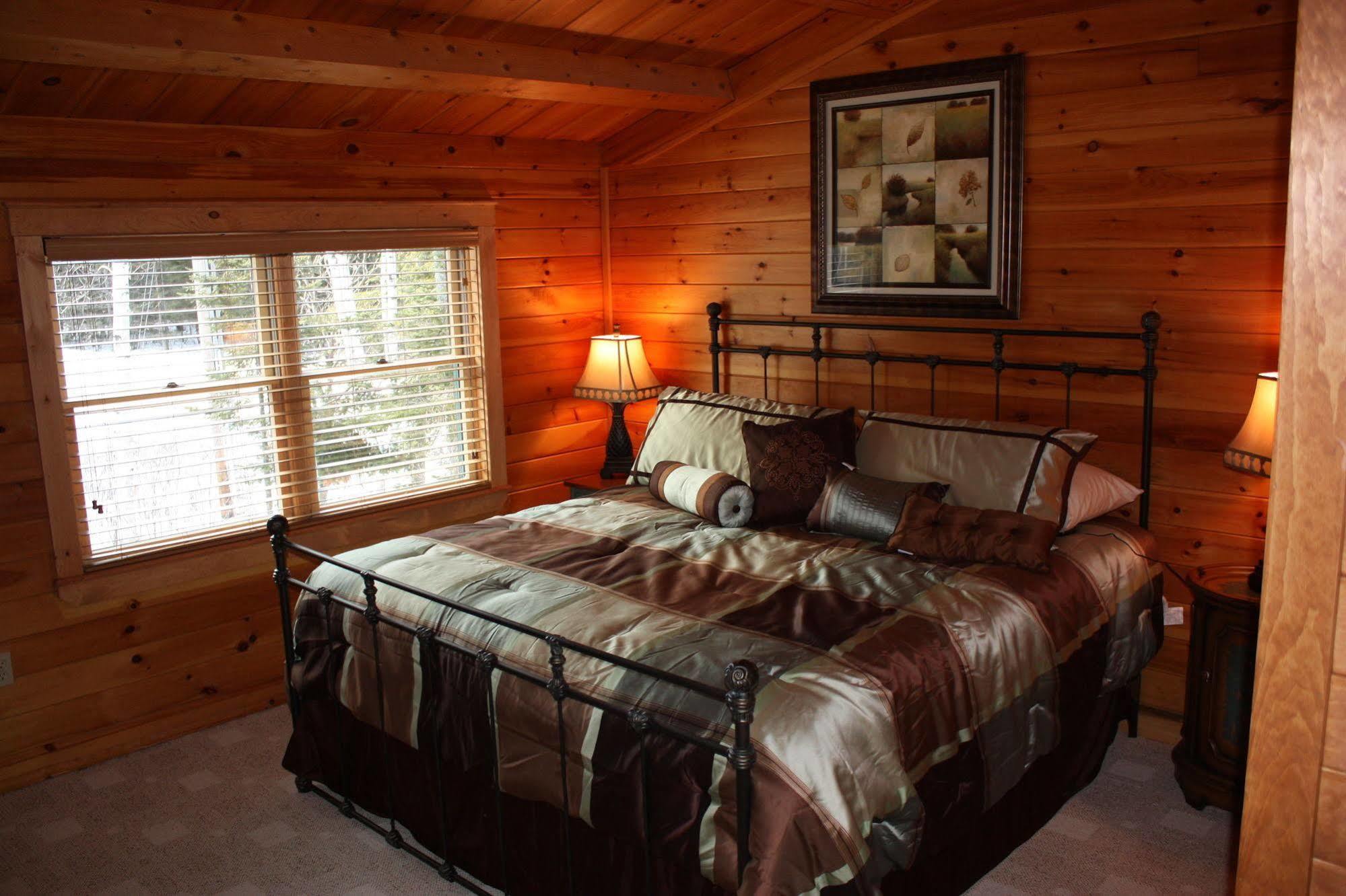 Lake Parlin Lodge & Cabins West Forks 외부 사진